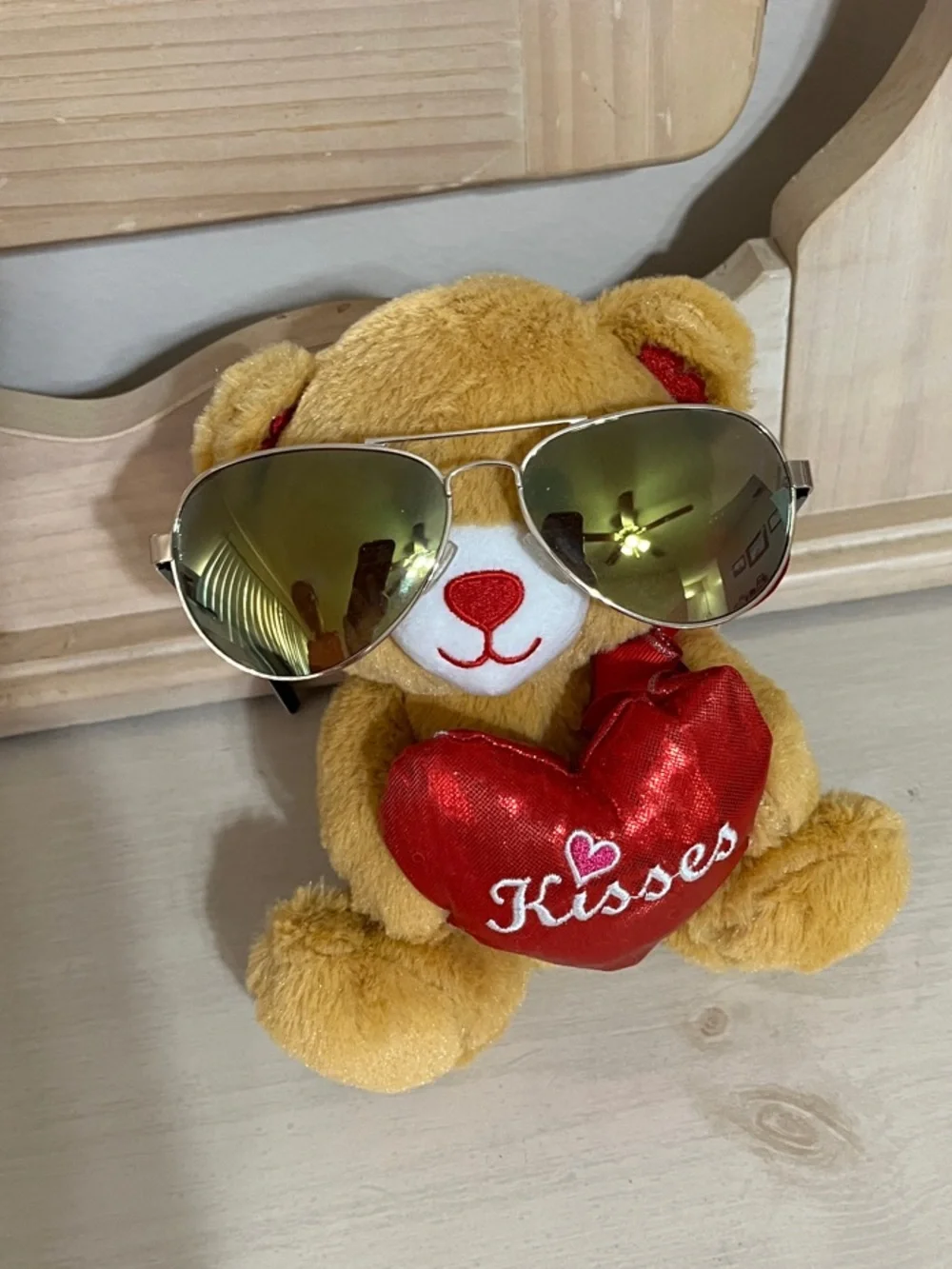 Realtree Gold Frame Sunglasses with Pink Marble Temples
